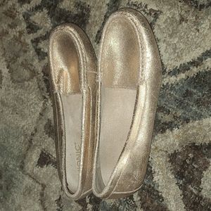 Vionic loafers